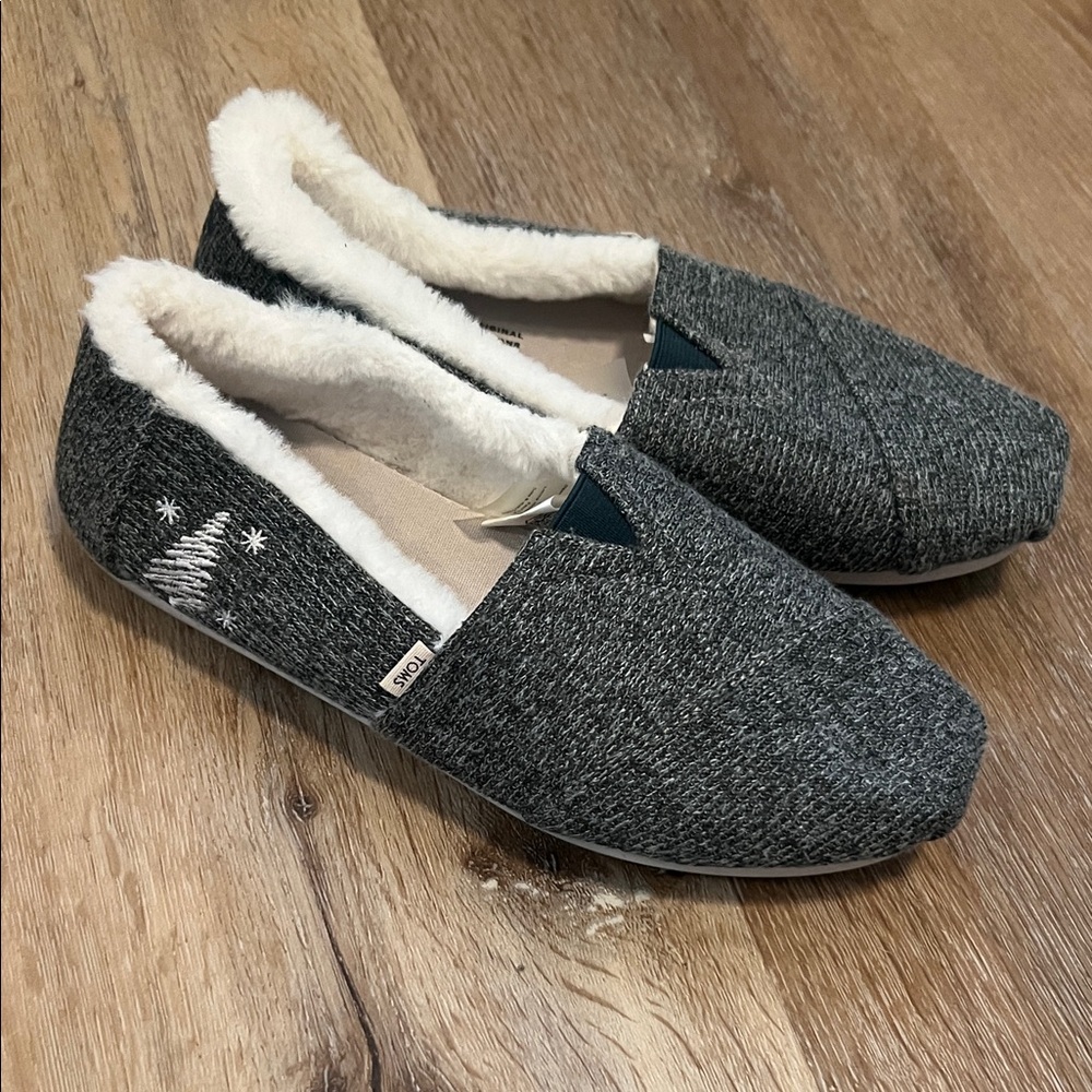 Toms Greenish Grey Slip-On Shoes with Cozy Lining Size 6